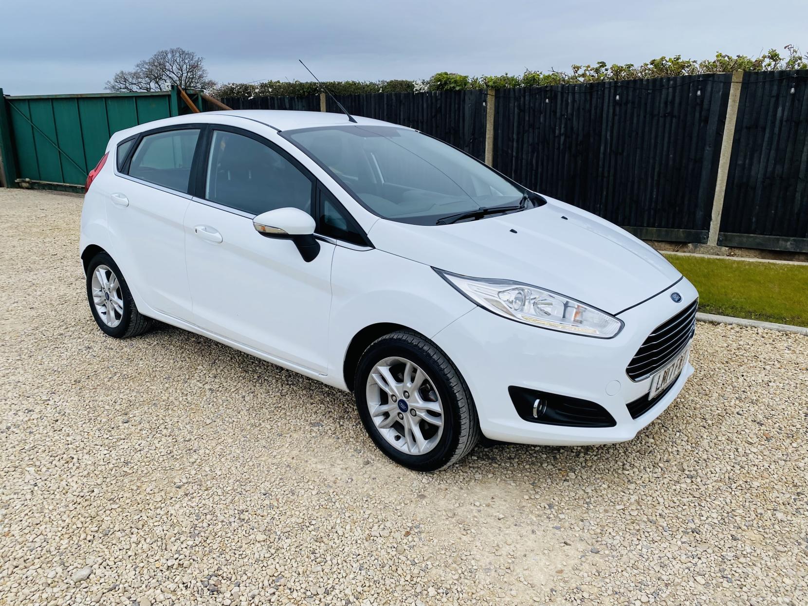 Ford Fiesta 1.25 Zetec Hatchback 5dr Petrol Manual Euro 6 (82 ps)