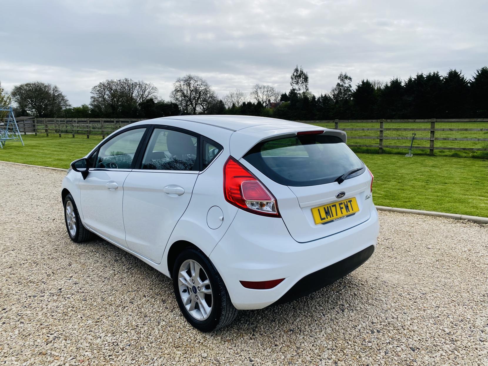 Ford Fiesta 1.25 Zetec Hatchback 5dr Petrol Manual Euro 6 (82 ps)