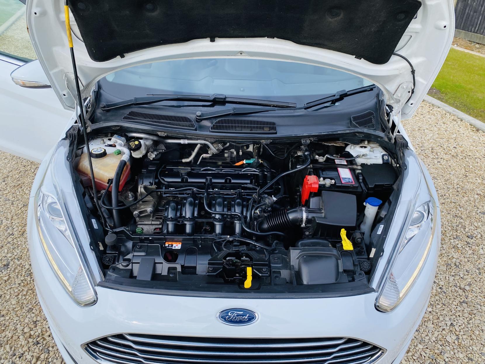 Ford Fiesta 1.25 Zetec Hatchback 5dr Petrol Manual Euro 6 (82 ps)