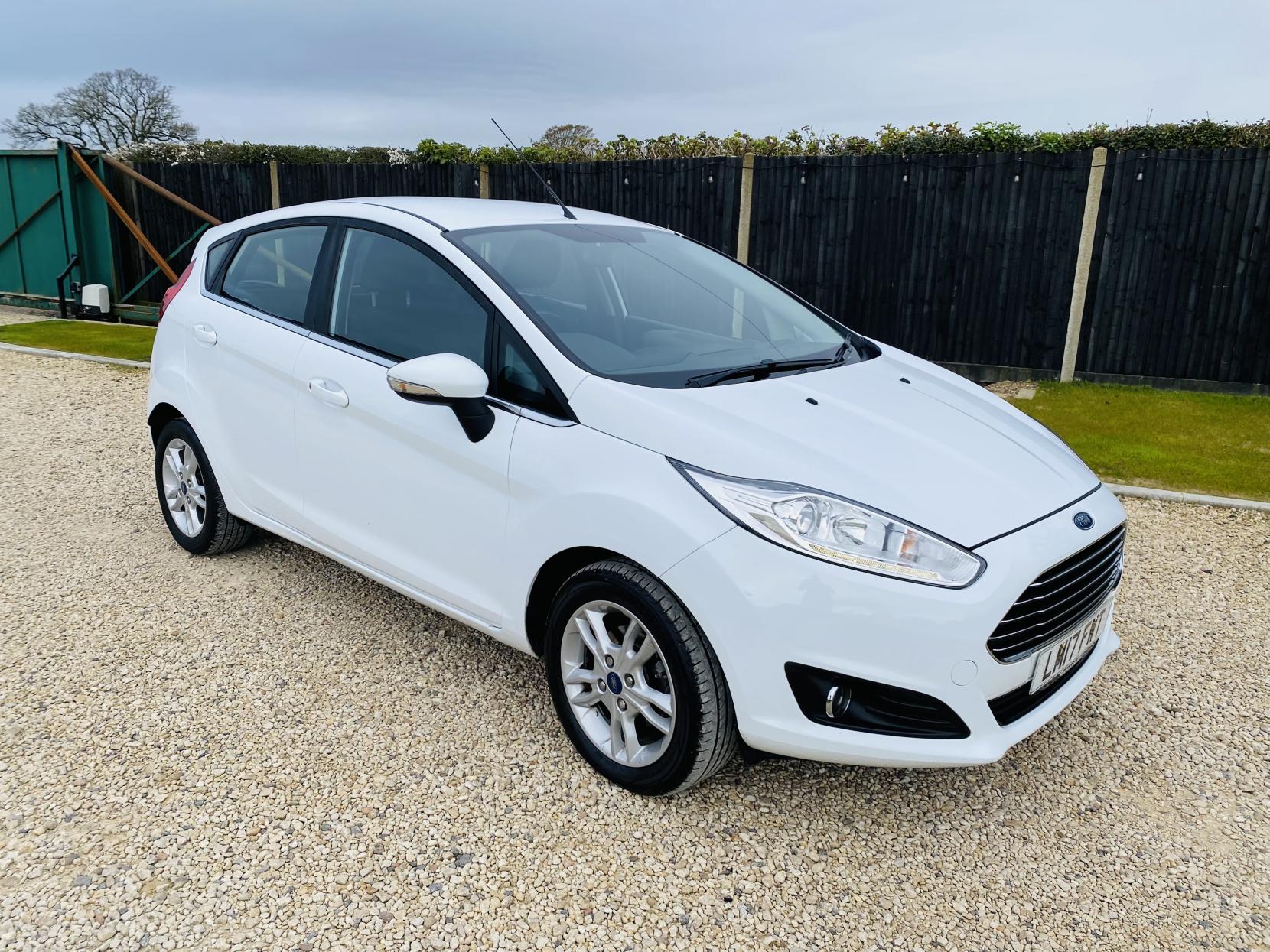 Ford Fiesta 1.25 Zetec Hatchback 5dr Petrol Manual Euro 6 (82 ps)