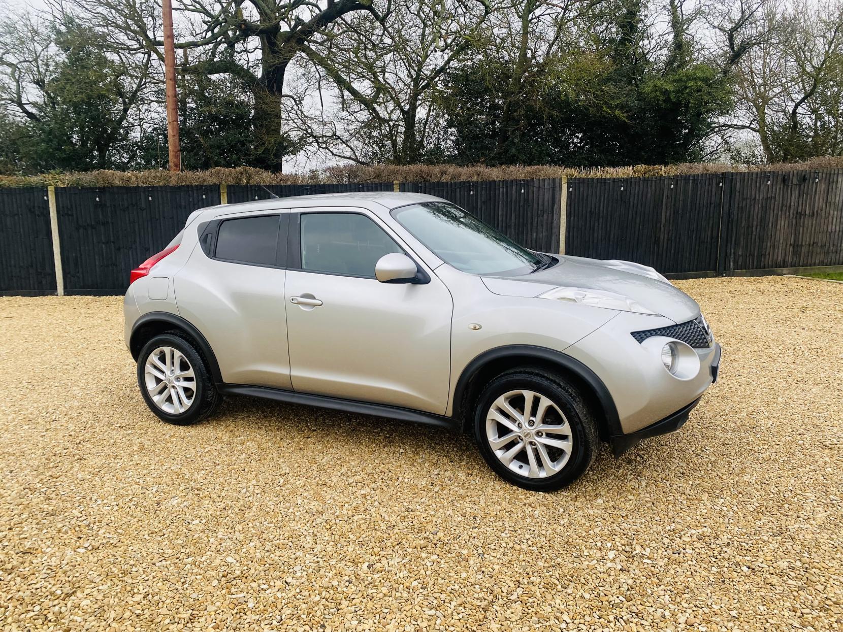 Nissan Juke 1.6 Acenta Premium SUV 5dr Petrol Manual Euro 5 (s/s) (117 ps)