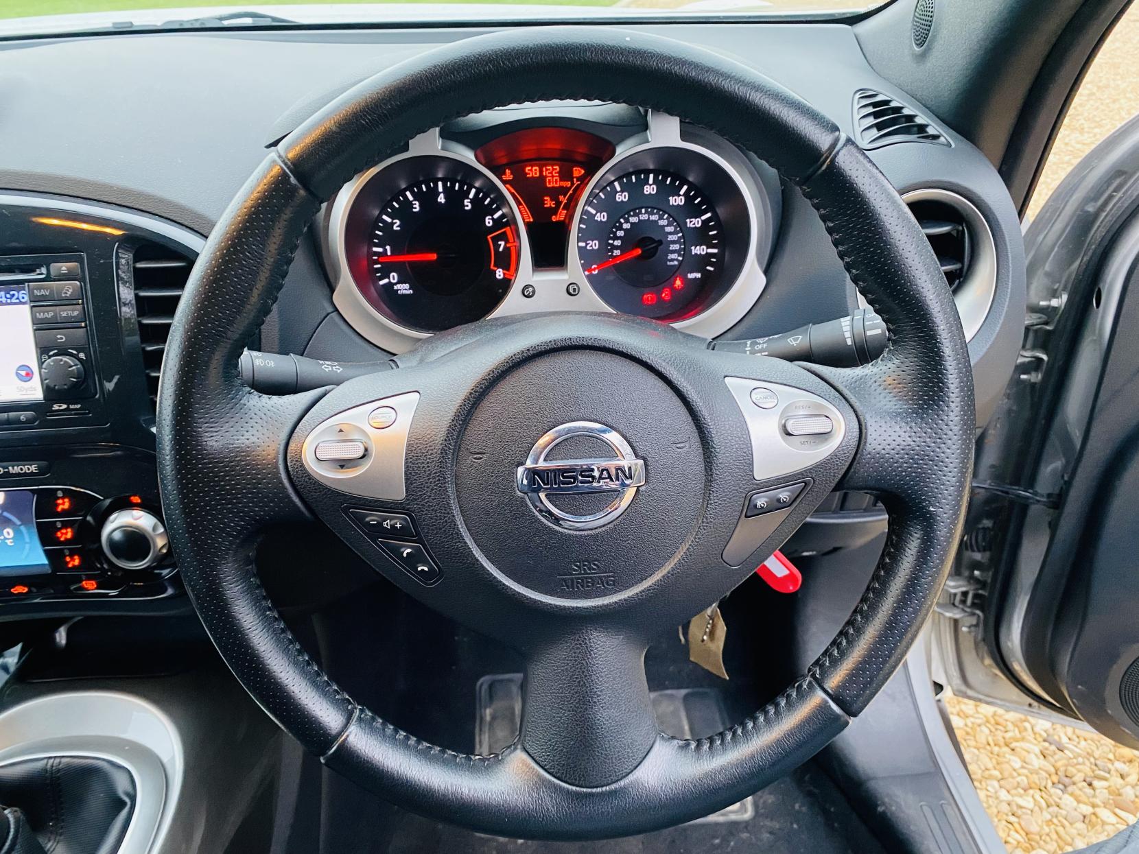 Nissan Juke 1.6 Acenta Premium SUV 5dr Petrol Manual Euro 5 (s/s) (117 ps)