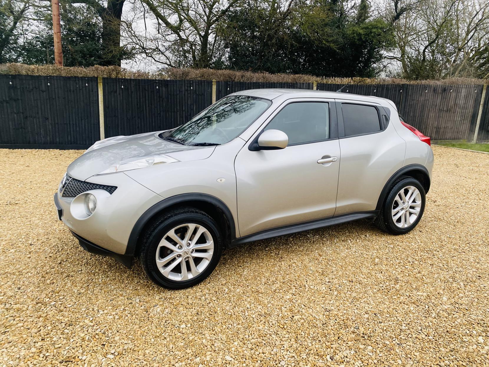 Nissan Juke 1.6 Acenta Premium SUV 5dr Petrol Manual Euro 5 (s/s) (117 ps)