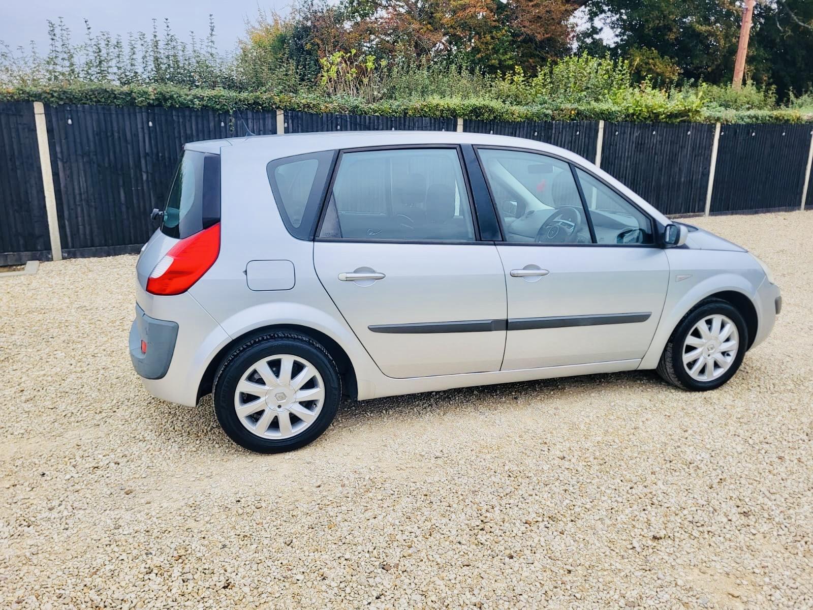 Renault Scenic 1.6 VVT Dynamique MPV 5dr Petrol Automatic (191 g/km, 111 bhp)