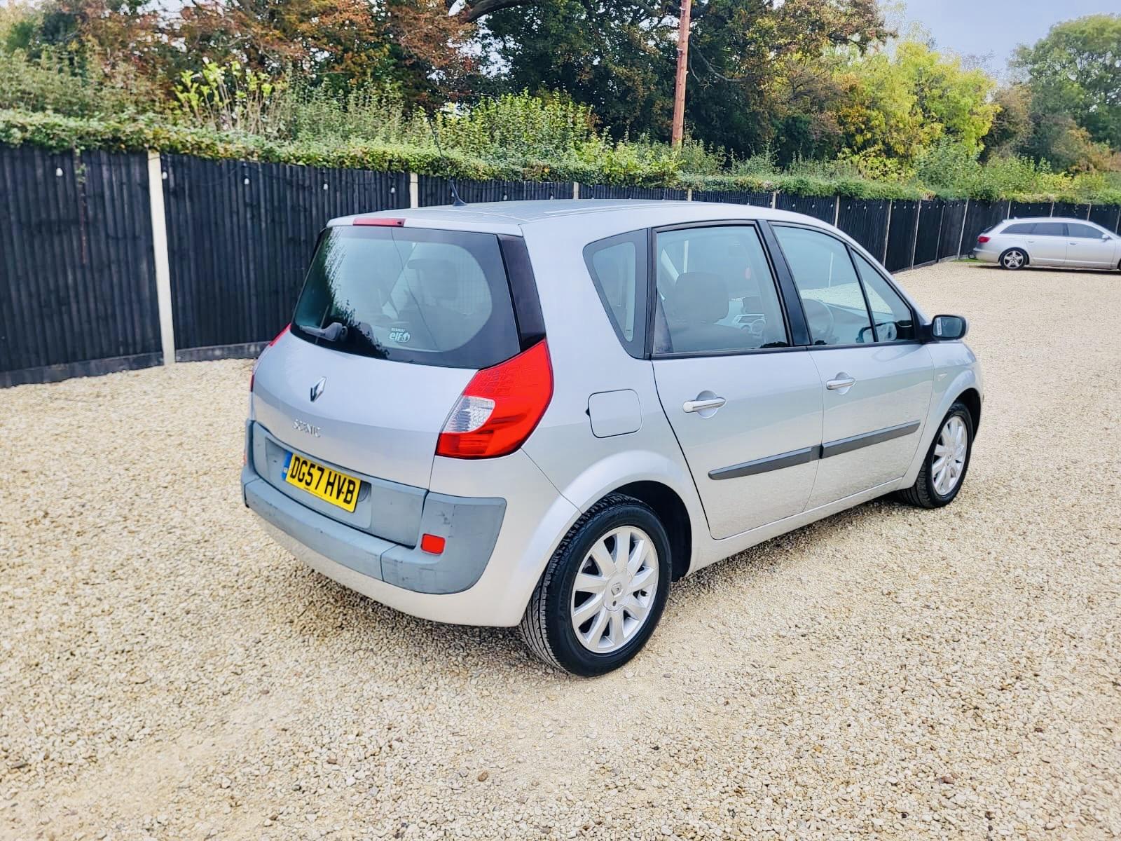 Renault Scenic 1.6 VVT Dynamique MPV 5dr Petrol Automatic (191 g/km, 111 bhp)