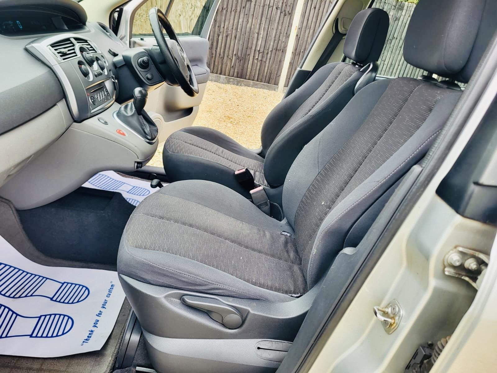 Renault Scenic 1.6 VVT Dynamique MPV 5dr Petrol Automatic (191 g/km, 111 bhp)