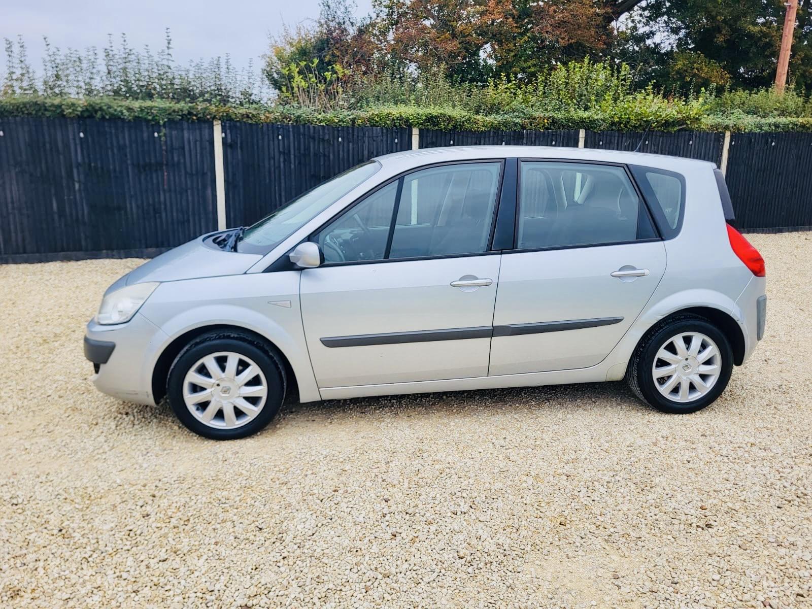 Renault Scenic 1.6 VVT Dynamique MPV 5dr Petrol Automatic (191 g/km, 111 bhp)