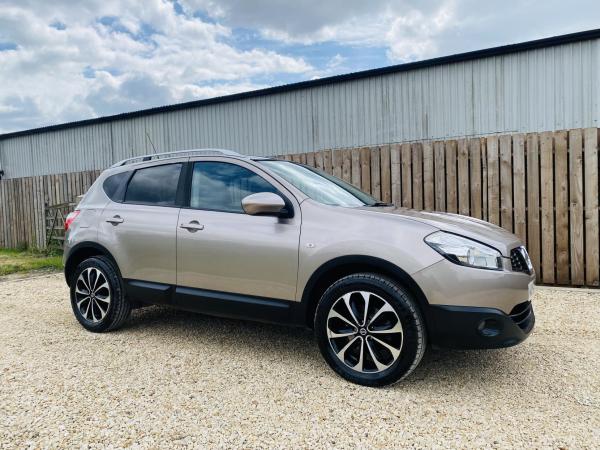 Nissan Qashqai 1.5 dCi n-tec SUV 5dr Diesel Manual 2WD Euro 5 (110 ps)
