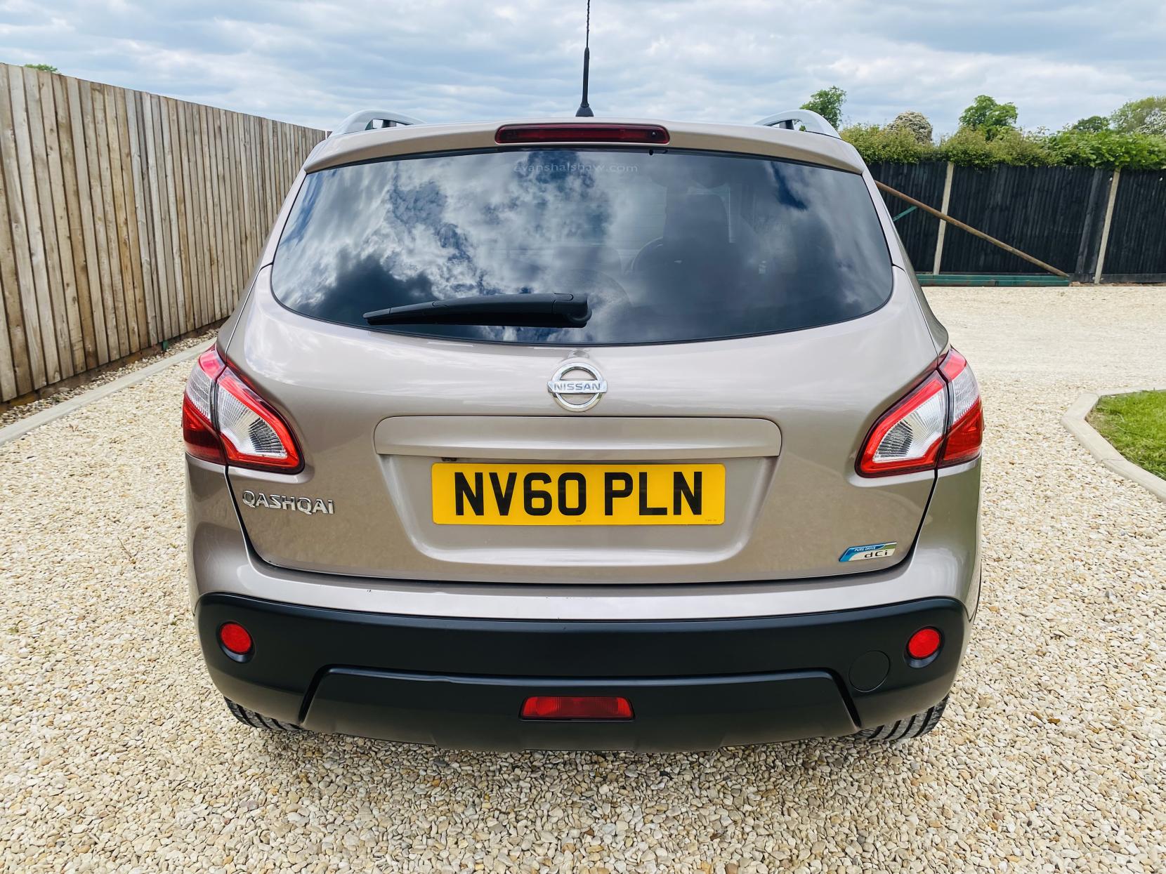 Nissan Qashqai 1.5 dCi n-tec SUV 5dr Diesel Manual 2WD Euro 5 (110 ps)