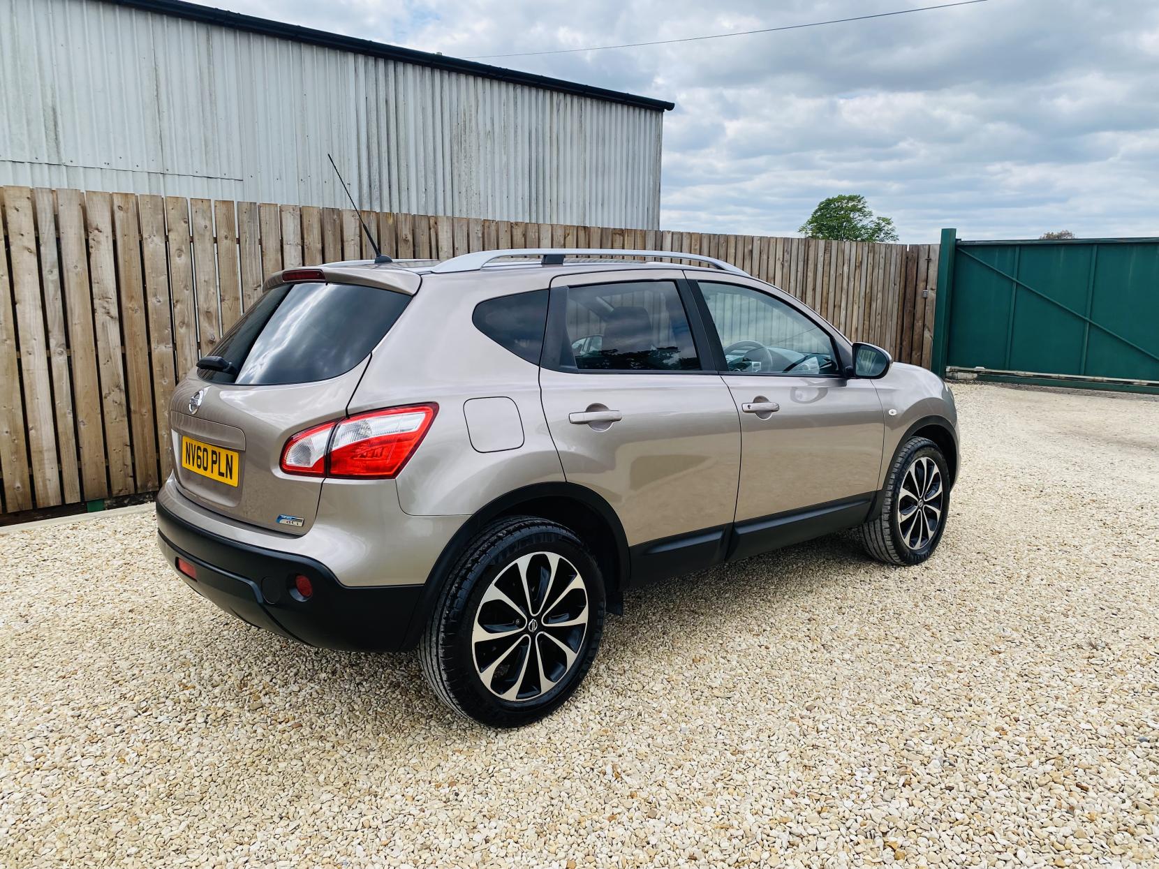Nissan Qashqai 1.5 dCi n-tec SUV 5dr Diesel Manual 2WD Euro 5 (110 ps)