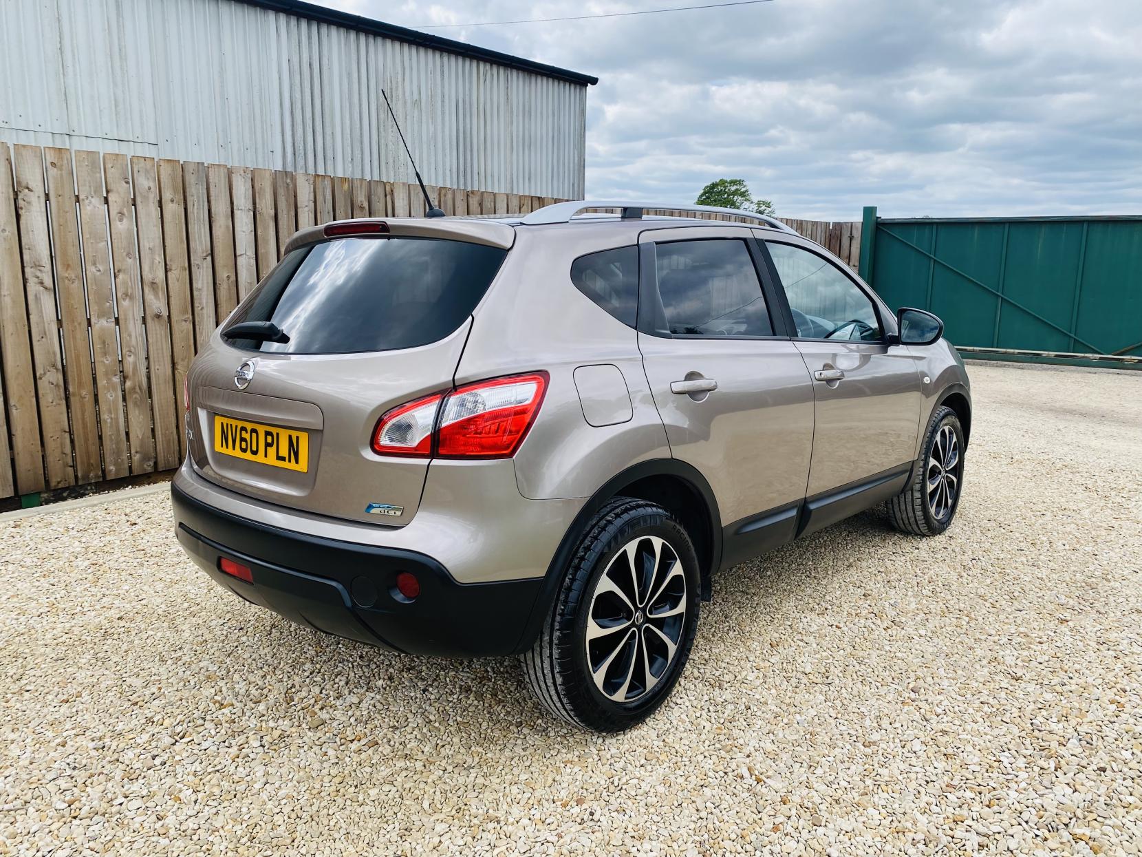 Nissan Qashqai 1.5 dCi n-tec SUV 5dr Diesel Manual 2WD Euro 5 (110 ps)