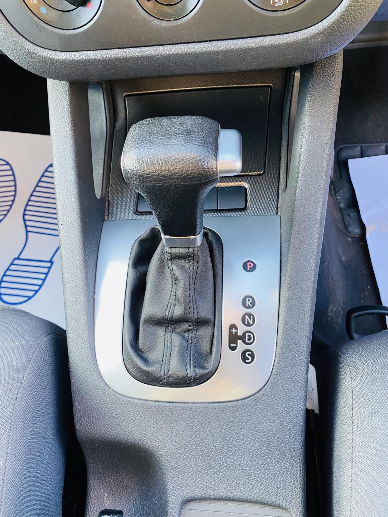 Volkswagen Golf 1.6 FSI SE Hatchback 5dr Petrol Automatic (178 g/km, 113 bhp)