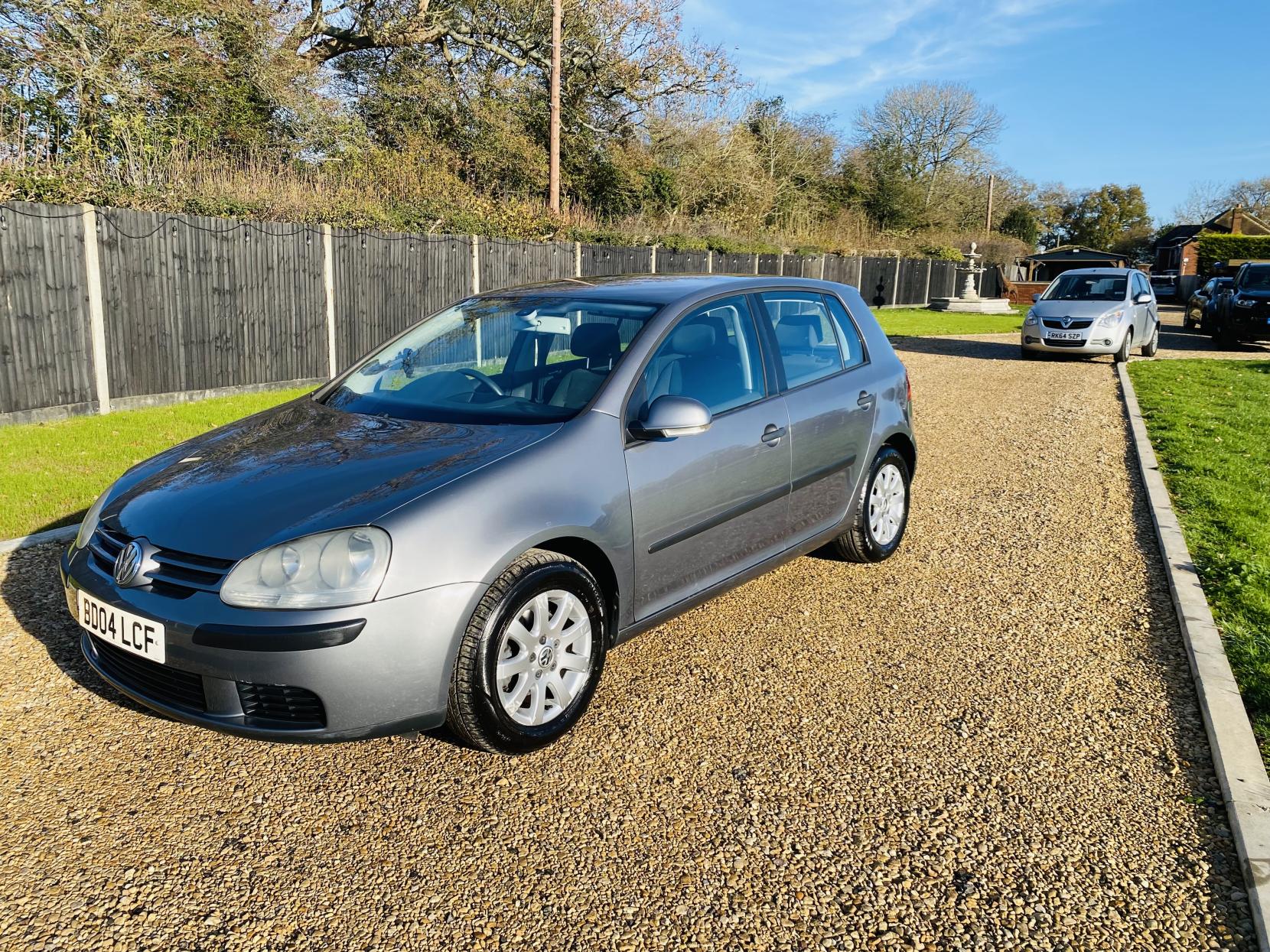 Volkswagen Golf 1.6 FSI SE Hatchback 5dr Petrol Automatic (178 g/km, 113 bhp)