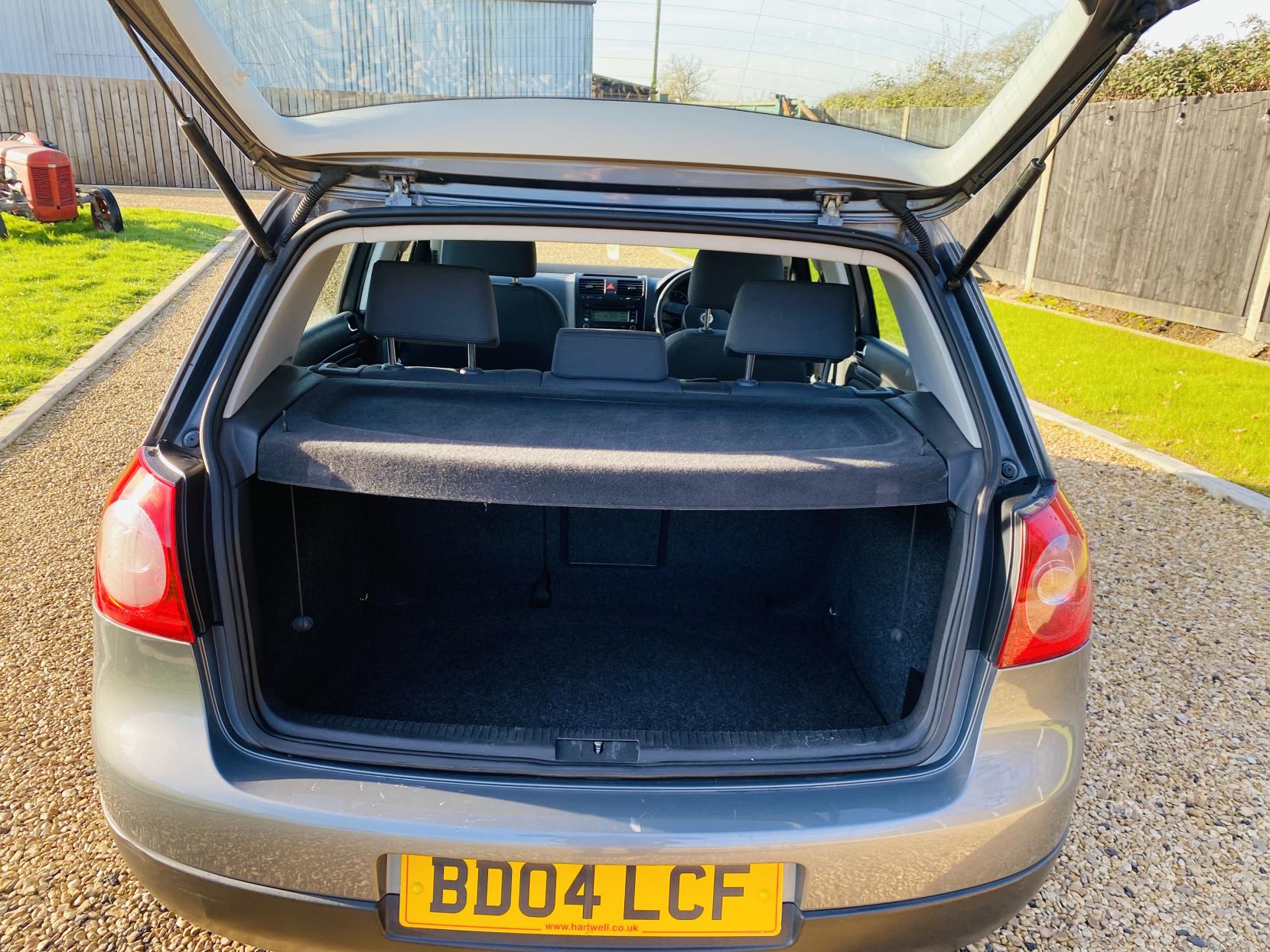 Volkswagen Golf 1.6 FSI SE Hatchback 5dr Petrol Automatic (178 g/km, 113 bhp)