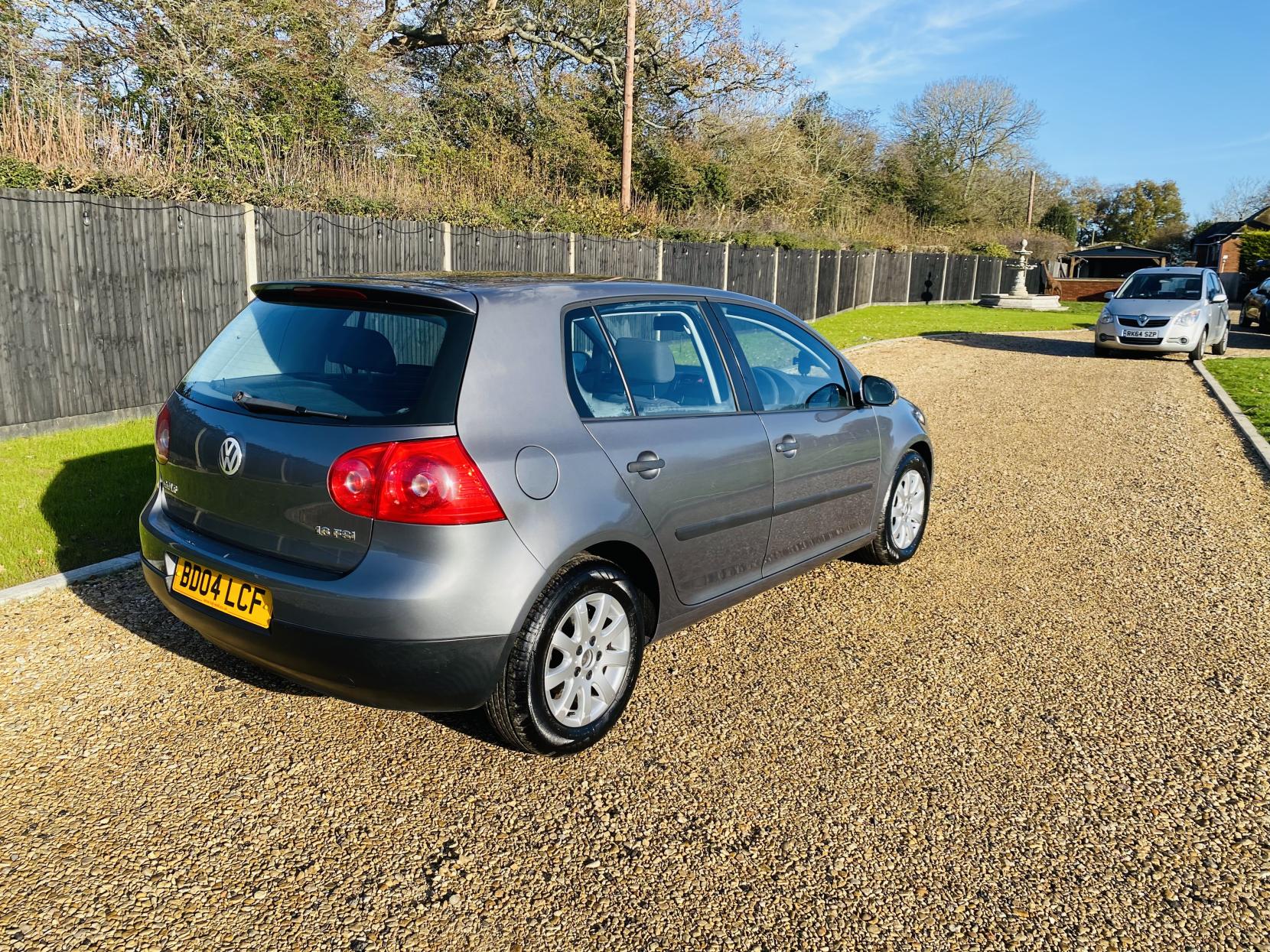 Volkswagen Golf 1.6 FSI SE Hatchback 5dr Petrol Automatic (178 g/km, 113 bhp)