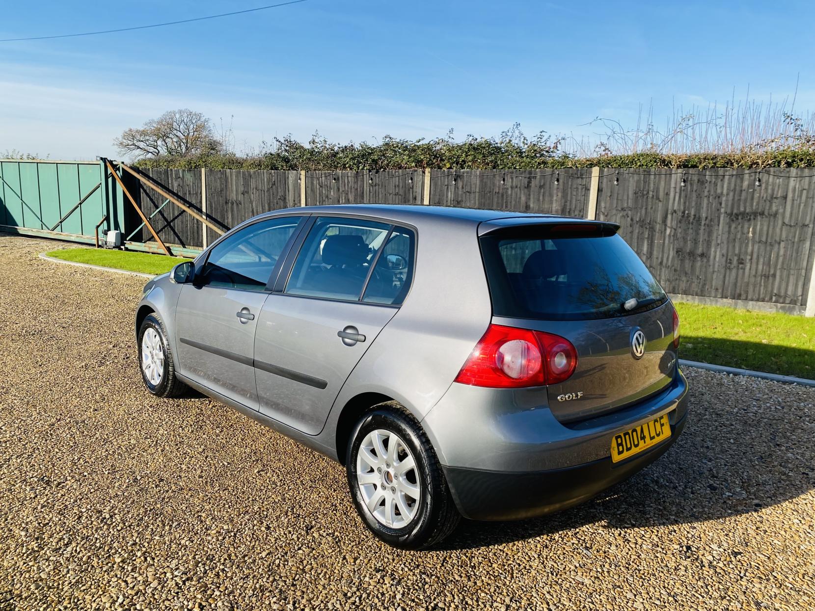 Volkswagen Golf 1.6 FSI SE Hatchback 5dr Petrol Automatic (178 g/km, 113 bhp)