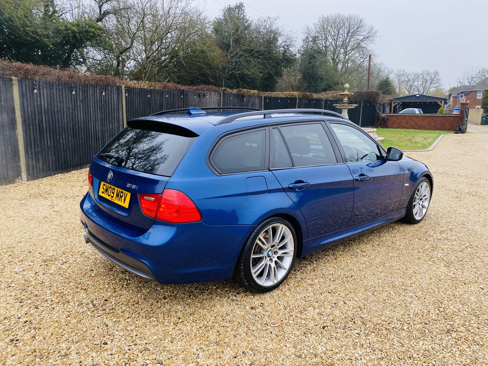 BMW 3 Series 2.0 318i M Sport Touring 5dr Petrol Manual Euro 4 (143 ps)