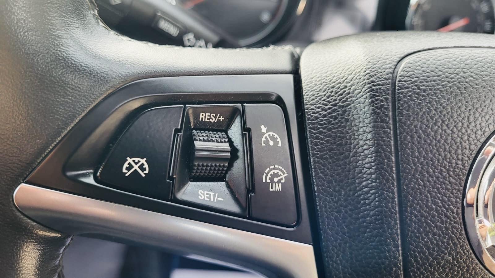 Vauxhall Astra 1.4i Excite Hatchback 5dr Petrol Manual Euro 6 (100 ps)