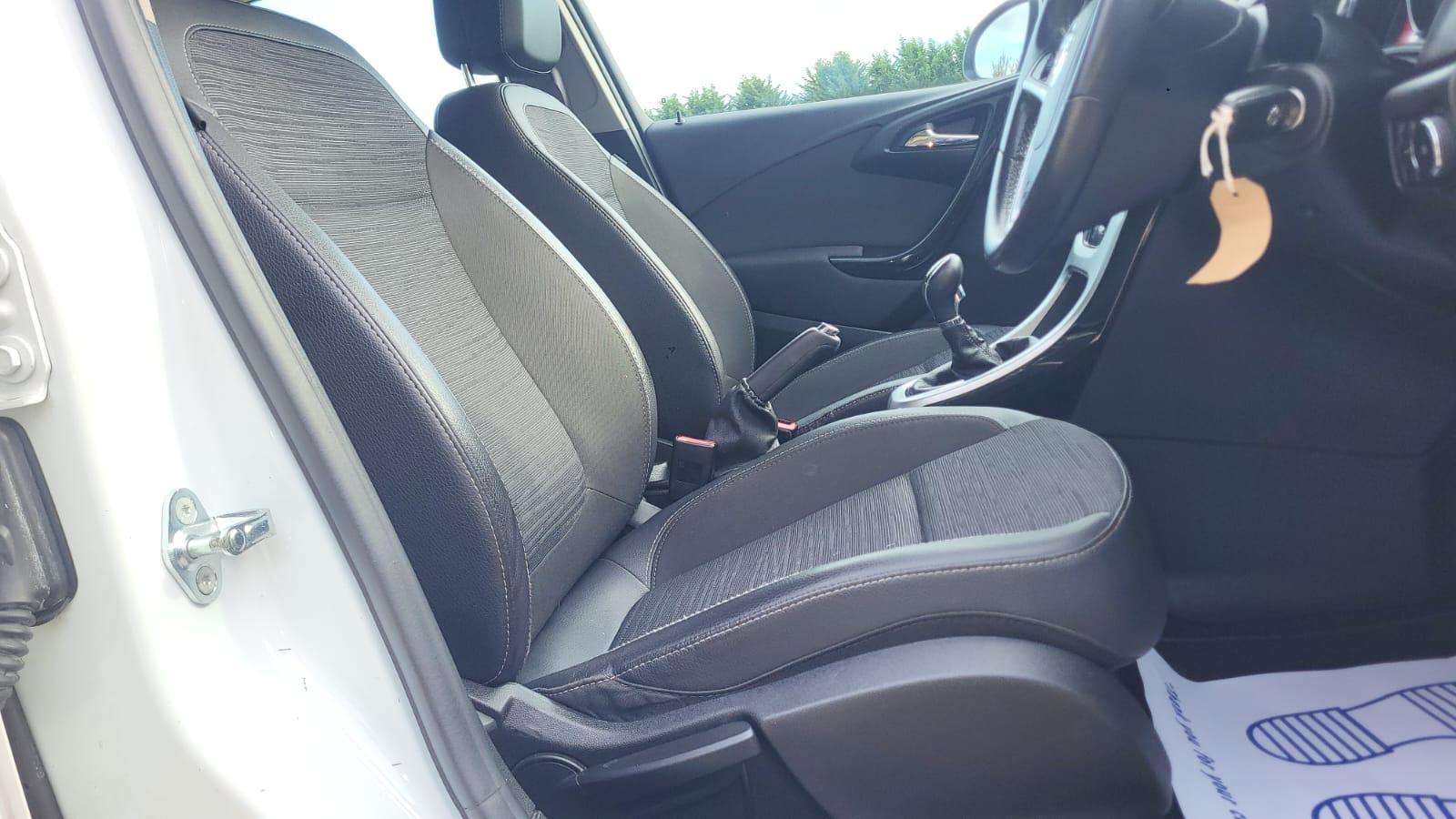 Vauxhall Astra 1.4i Excite Hatchback 5dr Petrol Manual Euro 6 (100 ps)