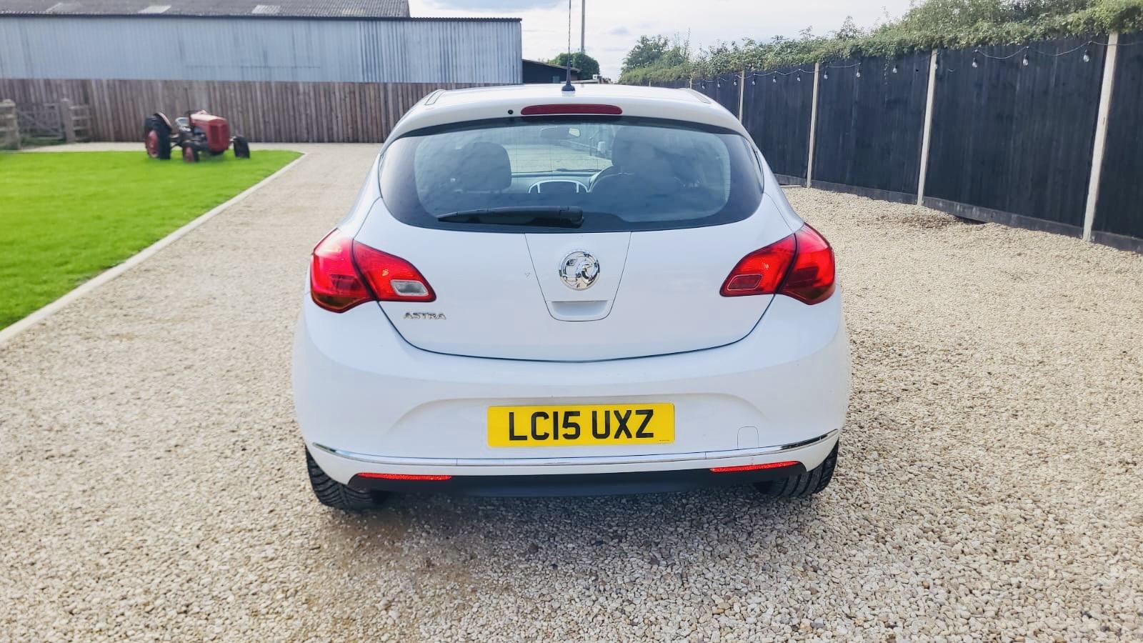 Vauxhall Astra 1.4i Excite Hatchback 5dr Petrol Manual Euro 6 (100 ps)