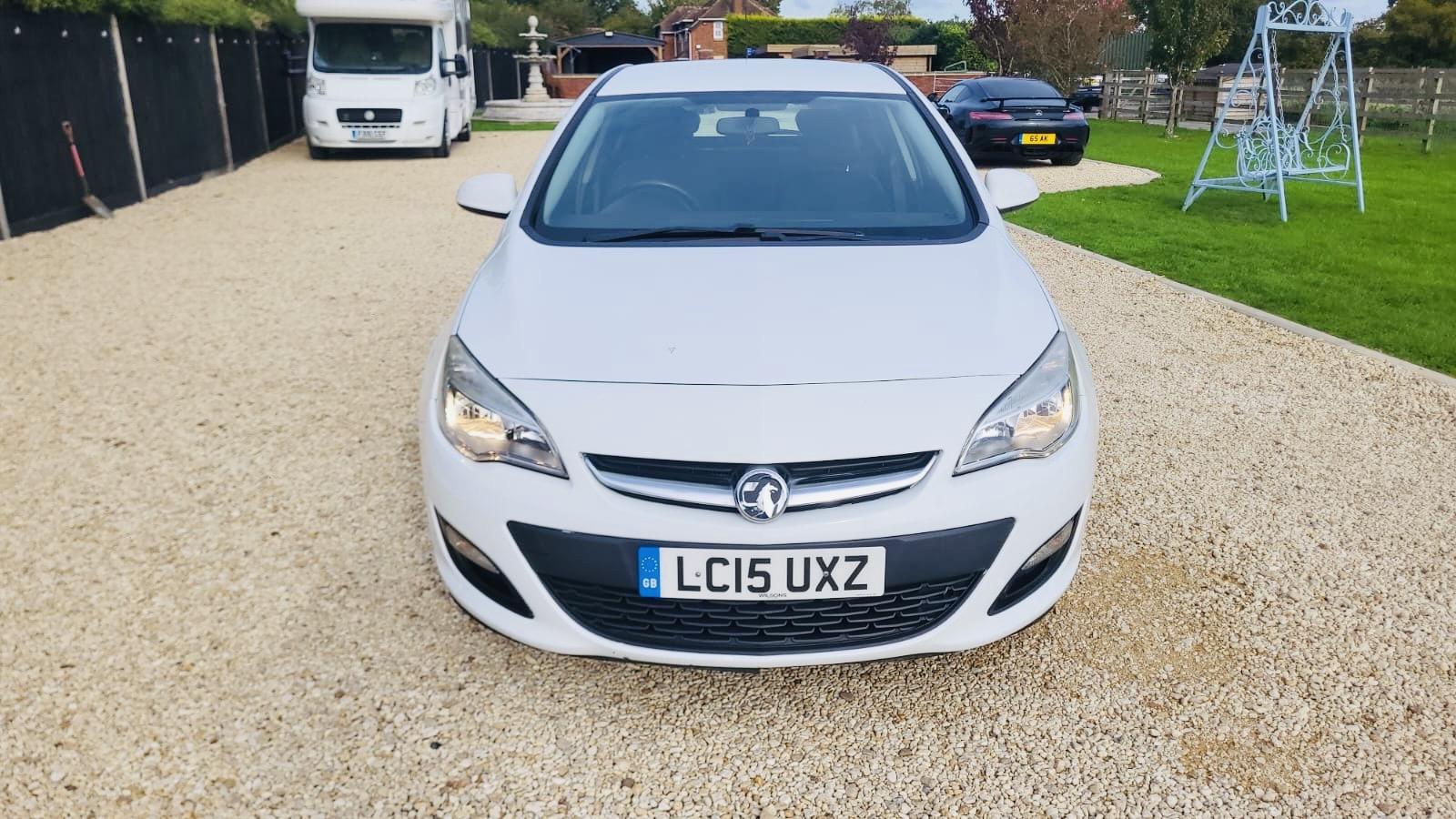 Vauxhall Astra 1.4i Excite Hatchback 5dr Petrol Manual Euro 6 (100 ps)