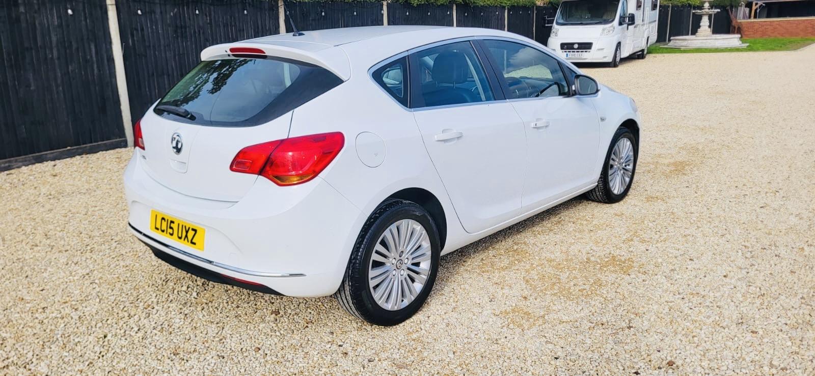 Vauxhall Astra 1.4i Excite Hatchback 5dr Petrol Manual Euro 6 (100 ps)