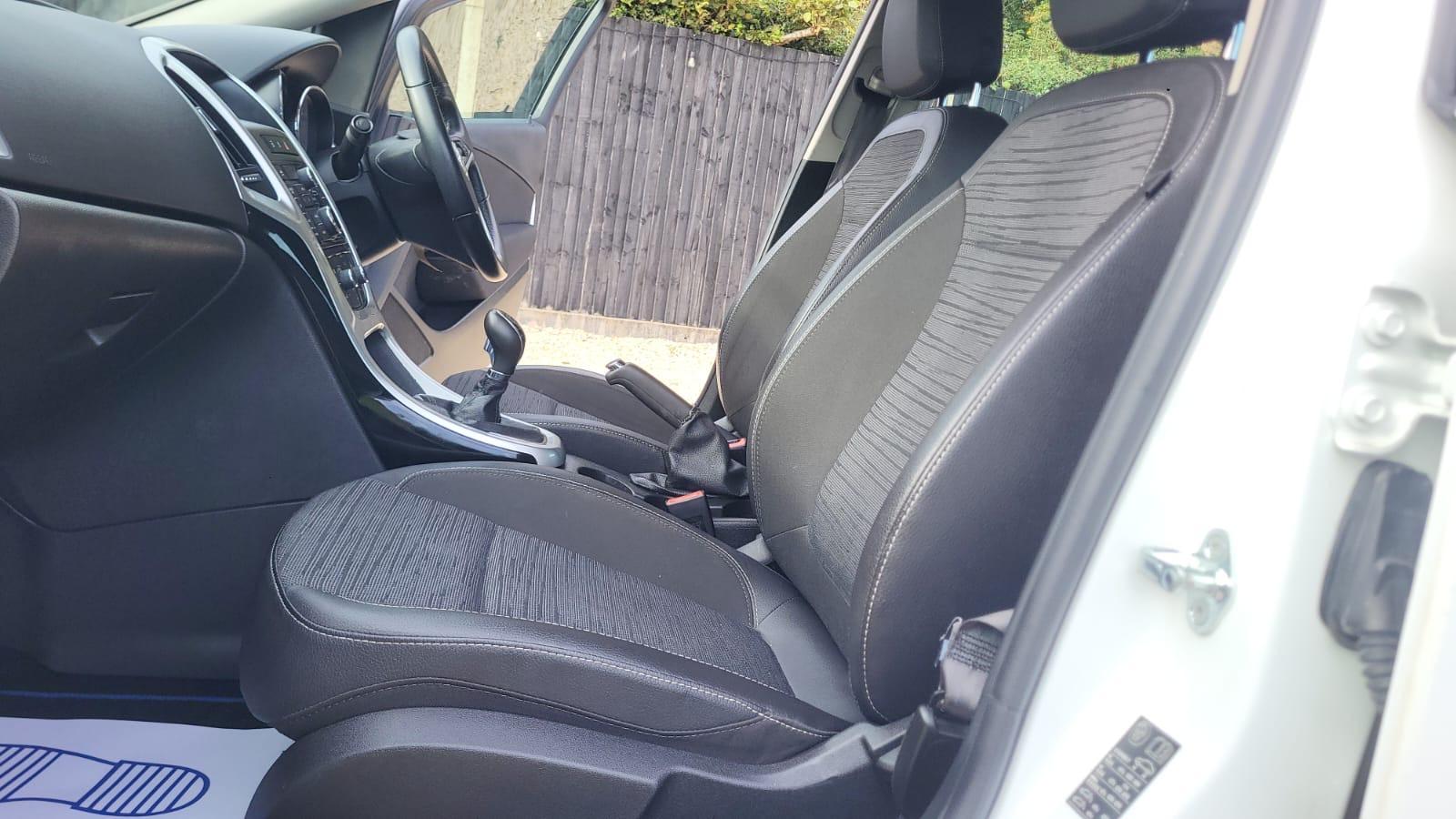 Vauxhall Astra 1.4i Excite Hatchback 5dr Petrol Manual Euro 6 (100 ps)