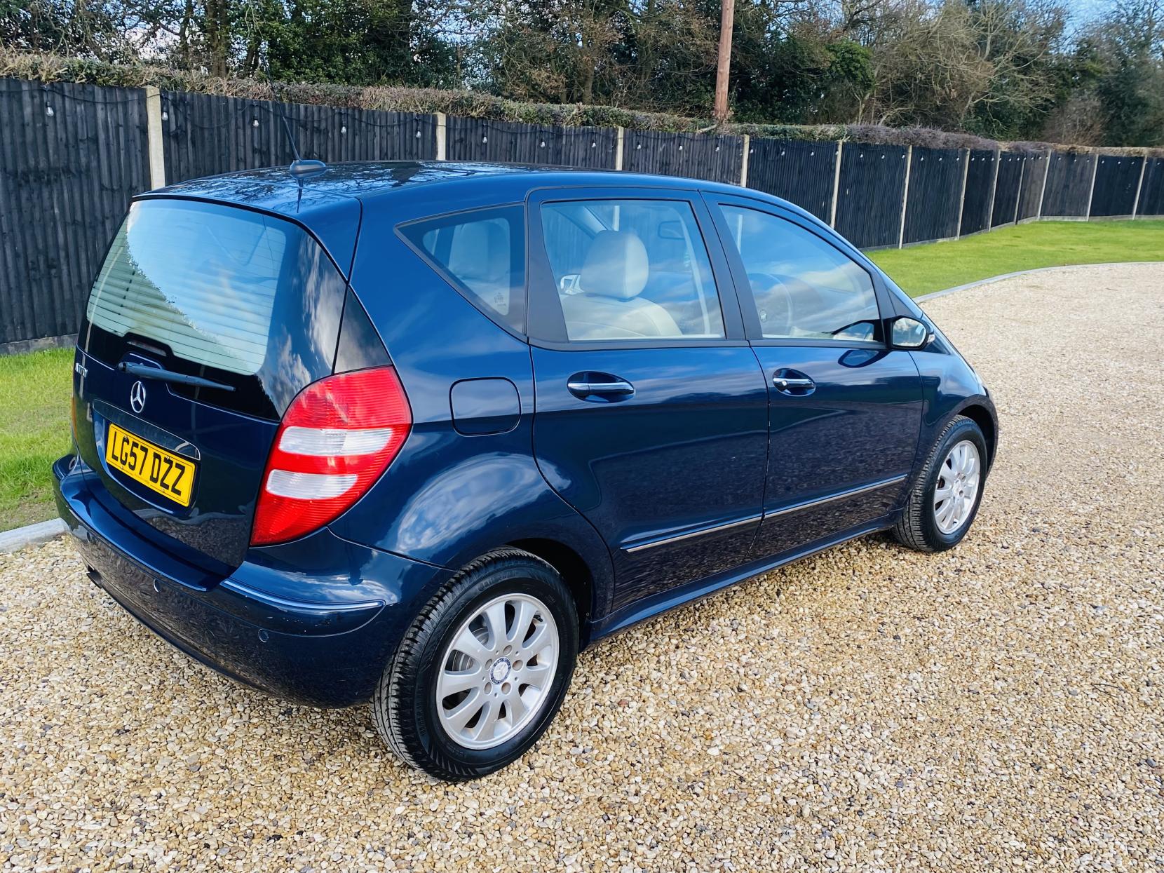 Mercedes-Benz A Class 1.7 A170 Elegance SE Hatchback 5dr Petrol CVT (157 g/km, 116 bhp)