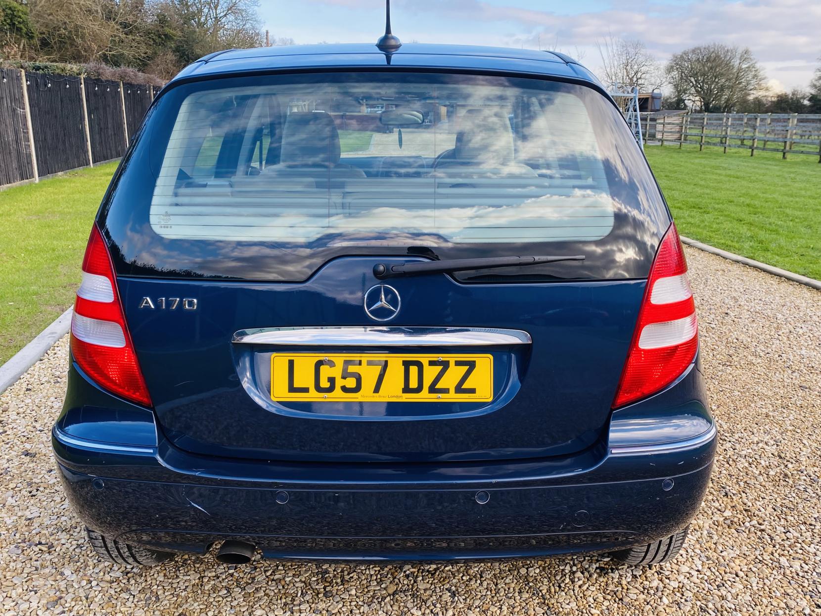 Mercedes-Benz A Class 1.7 A170 Elegance SE Hatchback 5dr Petrol CVT (157 g/km, 116 bhp)