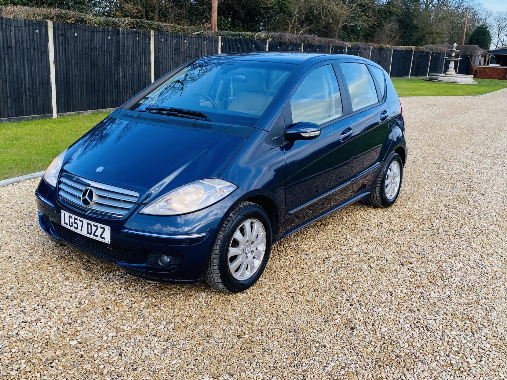 Mercedes-Benz A Class 1.7 A170 Elegance SE Hatchback 5dr Petrol CVT (157 g/km, 116 bhp)