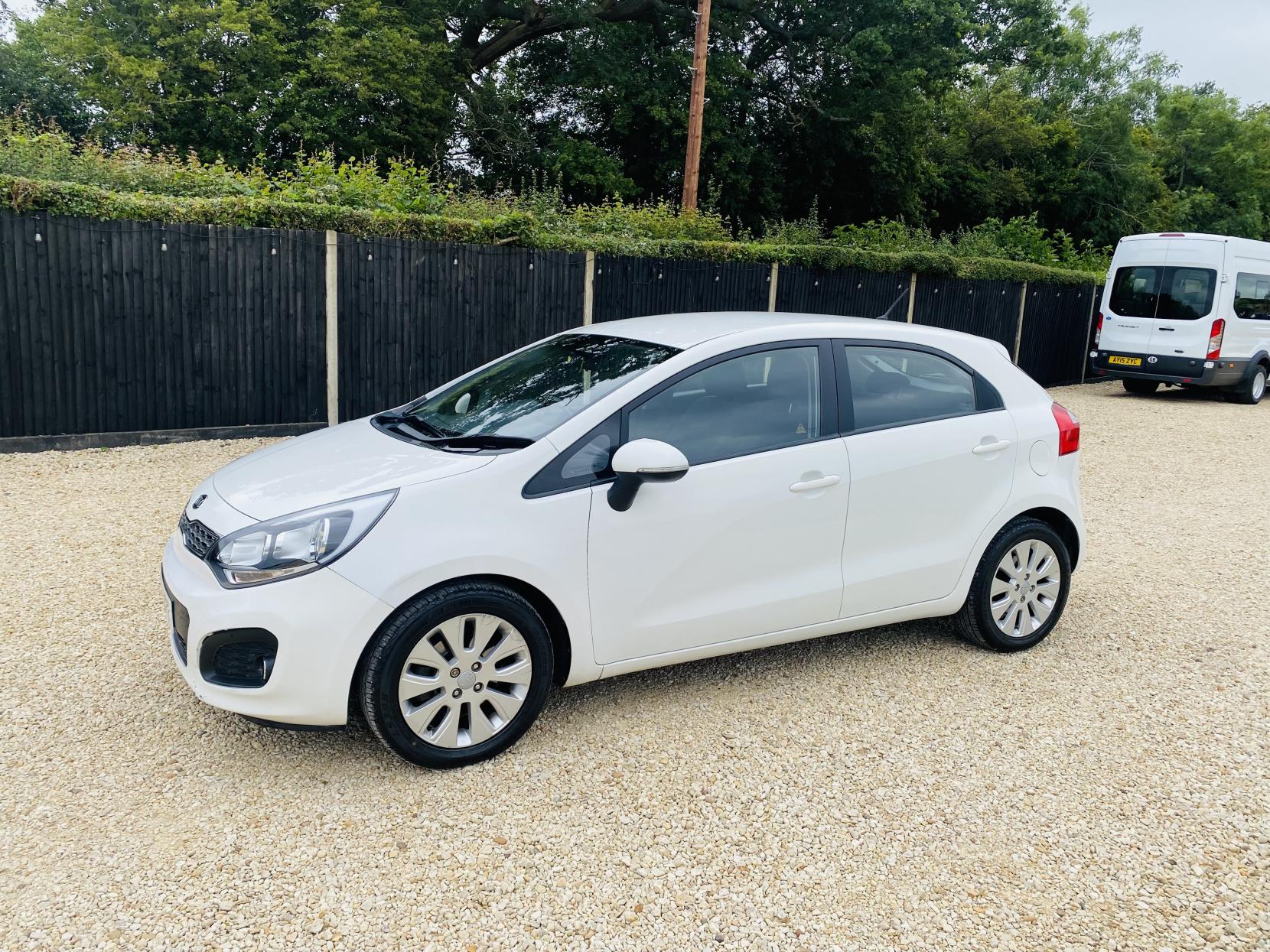 Kia Rio 1.4 2 Hatchback 5dr Petrol Auto Euro 5 (107 bhp)