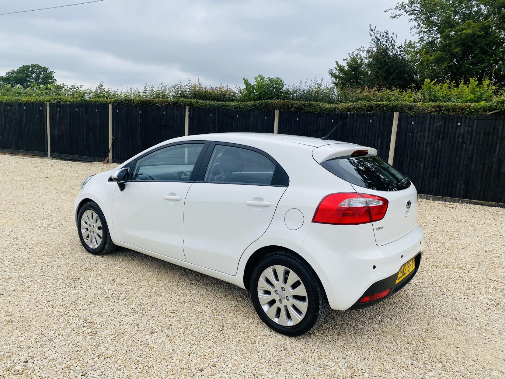 Kia Rio 1.4 2 Hatchback 5dr Petrol Auto Euro 5 (107 bhp)