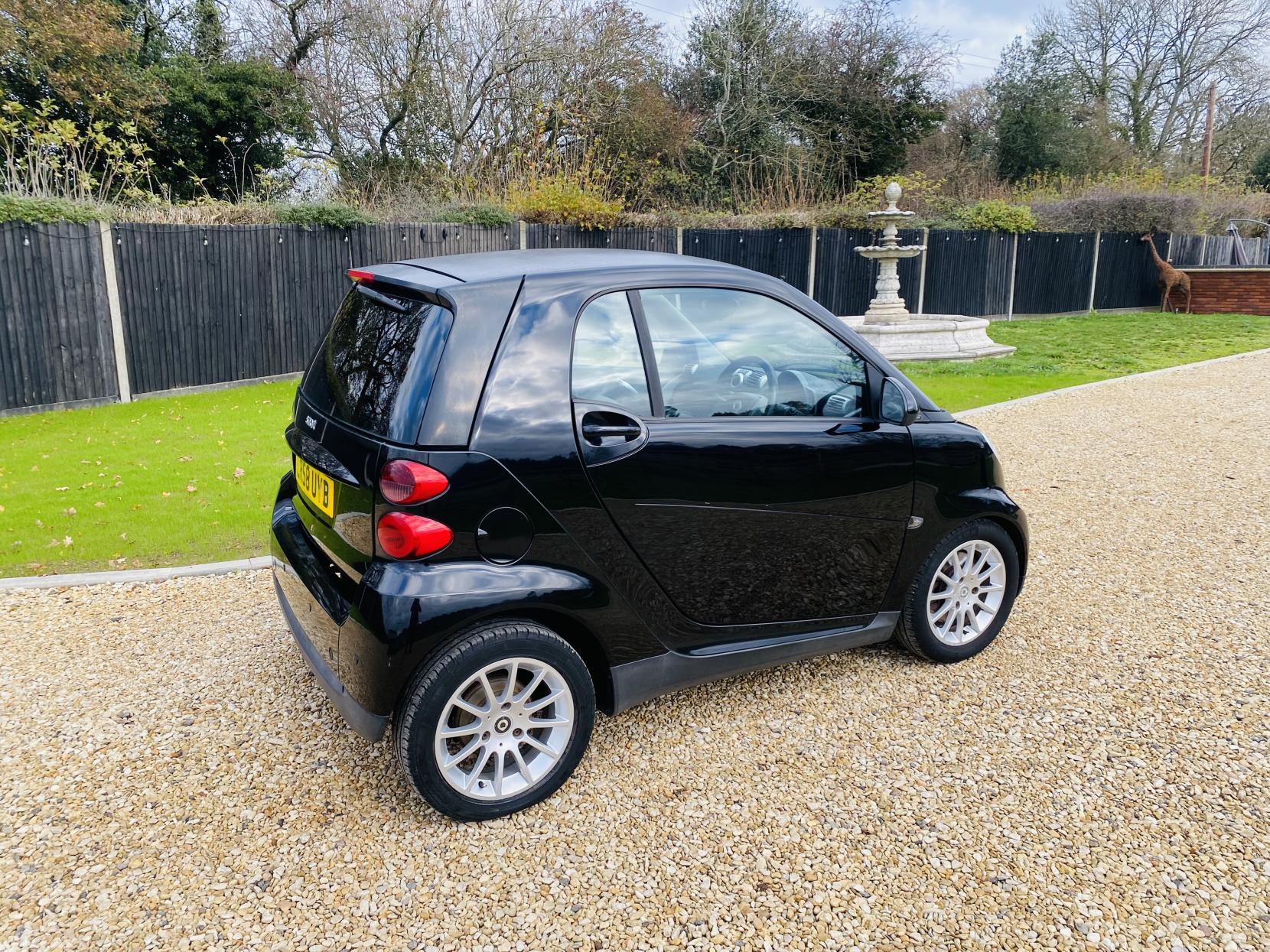 Smart fortwo 1.0 Passion Coupe 2dr Petrol Auto Euro 4 (71 bhp)