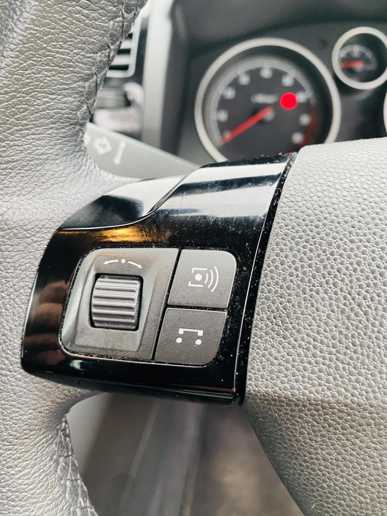 Vauxhall Zafira 1.8 16V Design MPV 5dr Petrol Manual Euro 5 (SNav) (140 ps)