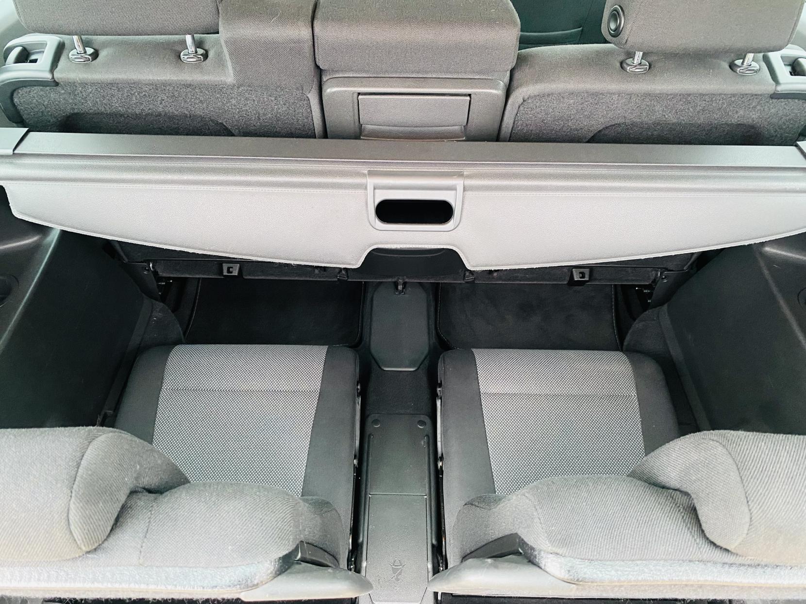 Vauxhall Zafira 1.8 16V Design MPV 5dr Petrol Manual Euro 5 (SNav) (140 ps)