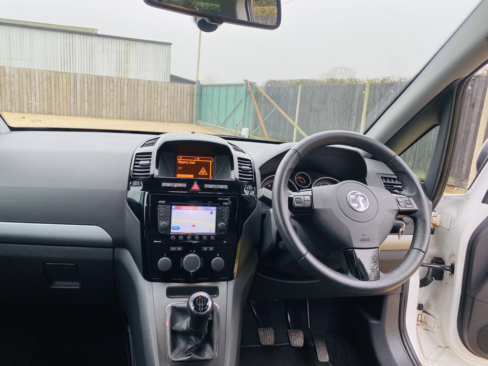 Vauxhall Zafira 1.8 16V Design MPV 5dr Petrol Manual Euro 5 (SNav) (140 ps)
