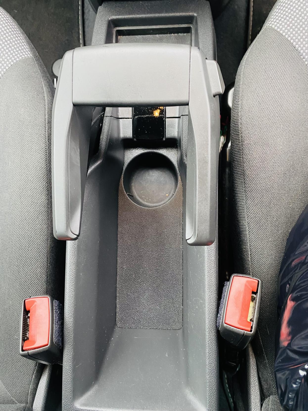 Vauxhall Zafira 1.8 16V Design MPV 5dr Petrol Manual Euro 5 (SNav) (140 ps)