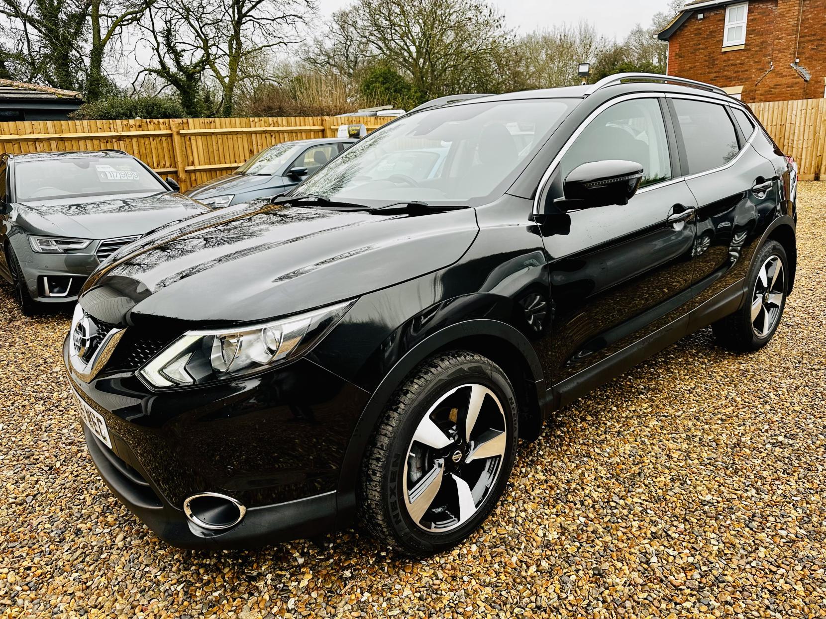 Nissan Qashqai 1.2 DIG-T n-tec+ SUV 5dr Petrol XTRON 2WD Euro 6 (s/s) (115 ps)