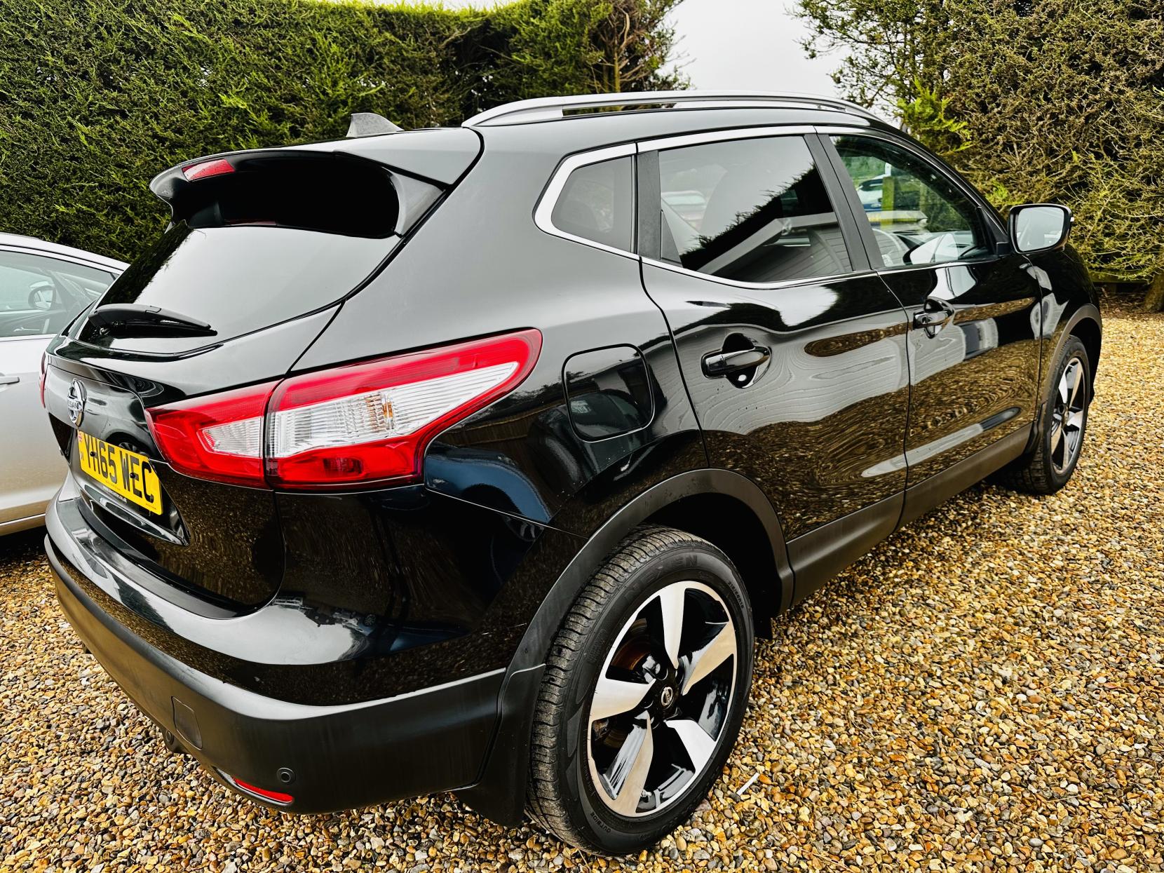 Nissan Qashqai 1.2 DIG-T n-tec+ SUV 5dr Petrol XTRON 2WD Euro 6 (s/s) (115 ps)