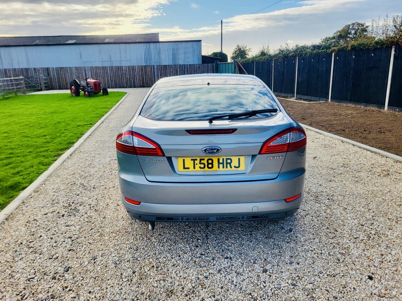 Ford Mondeo 2.0 Zetec Hatchback 5dr Petrol Manual (189 g/km, 143 bhp)