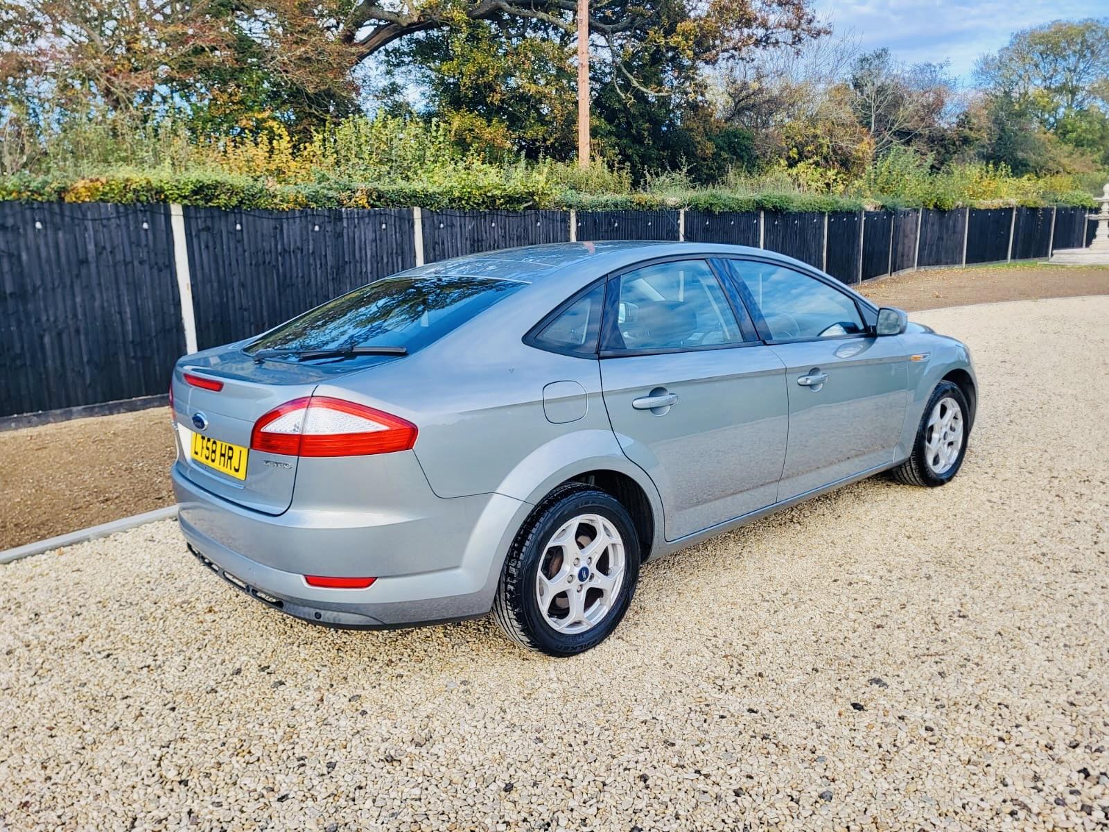 Ford Mondeo 2.0 Zetec Hatchback 5dr Petrol Manual (189 g/km, 143 bhp)
