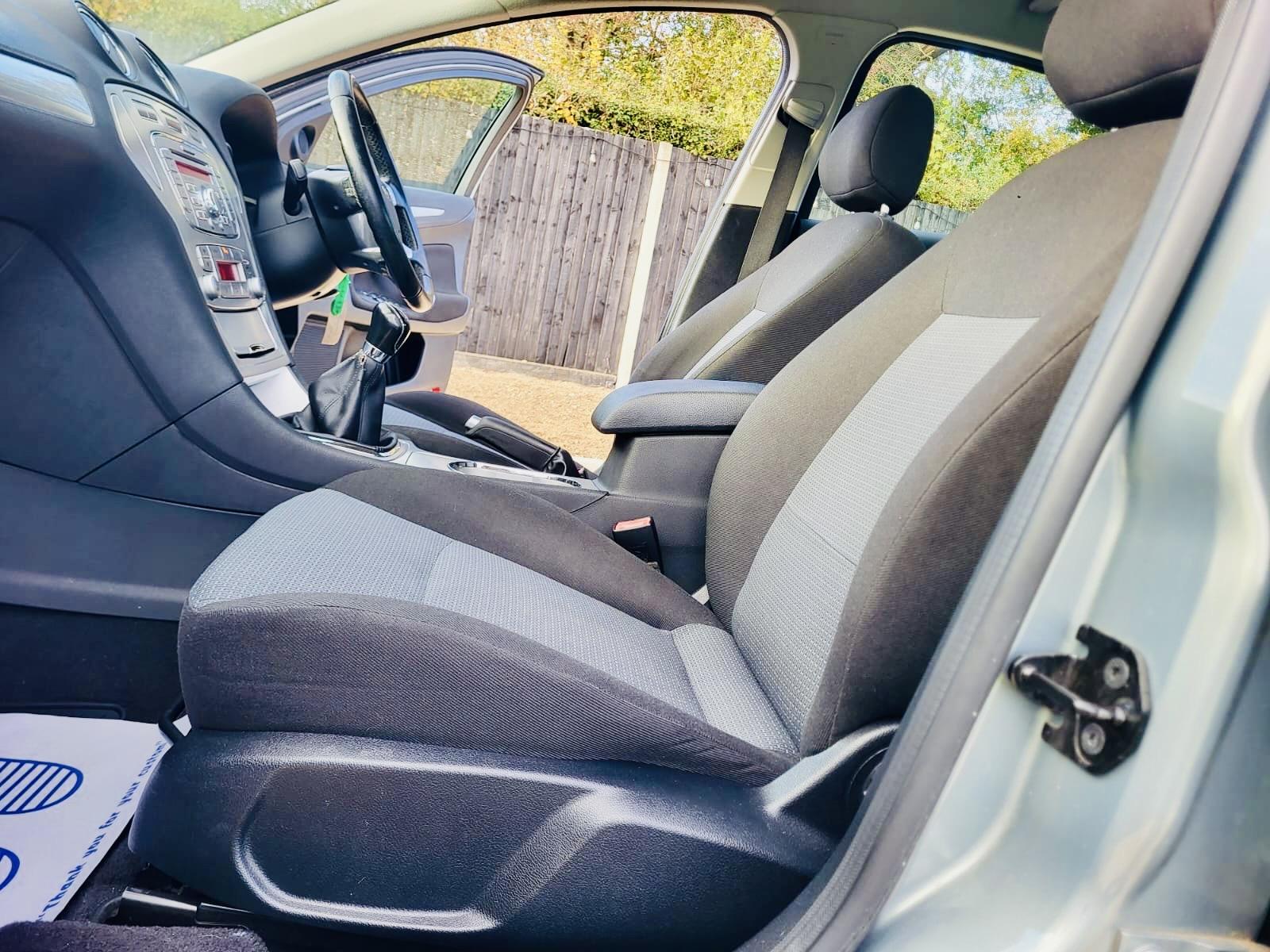 Ford Mondeo 2.0 Zetec Hatchback 5dr Petrol Manual (189 g/km, 143 bhp)