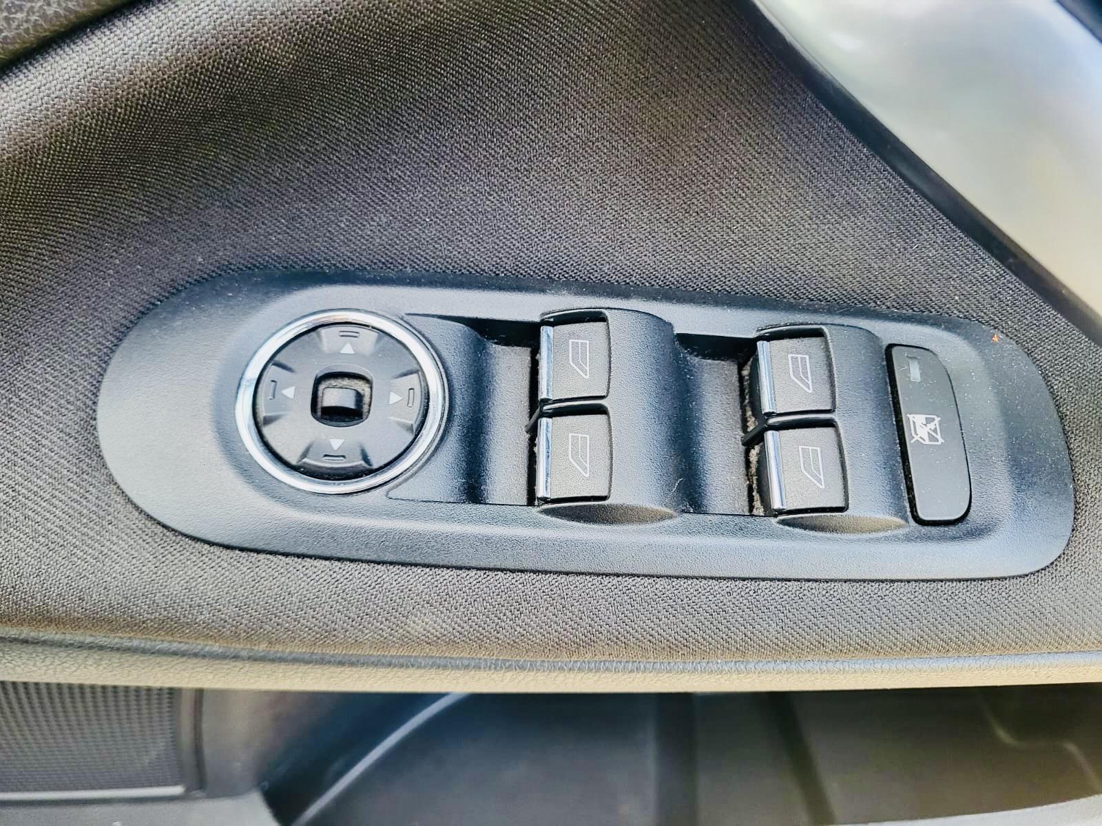 Ford Mondeo 2.0 Zetec Hatchback 5dr Petrol Manual (189 g/km, 143 bhp)