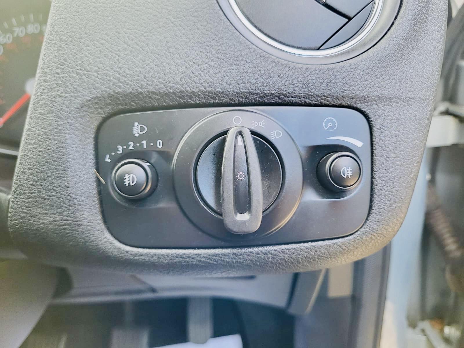 Ford Mondeo 2.0 Zetec Hatchback 5dr Petrol Manual (189 g/km, 143 bhp)