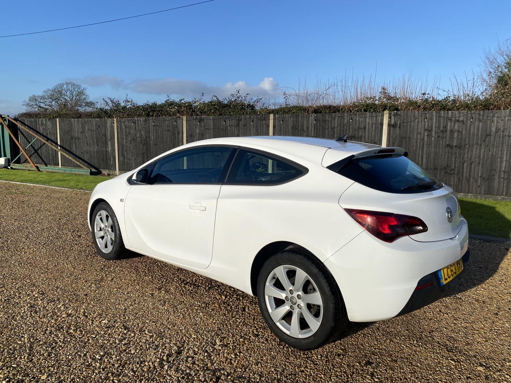 Vauxhall Astra GTC 1.4T 16V Sport Coupe 3dr Petrol Manual Euro 5 (s/s) (120 ps)