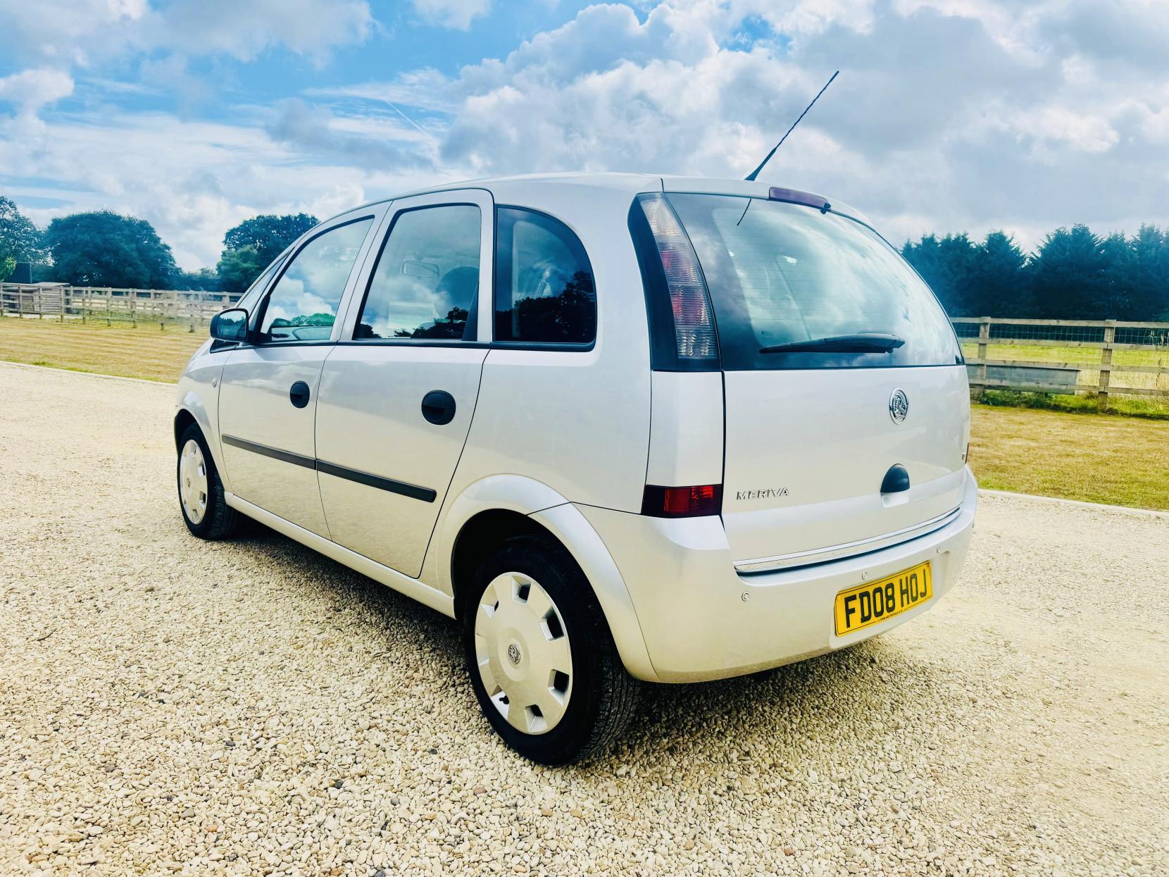 Vauxhall Meriva 1.6i 16v Life MPV 5dr Petrol Easytronic (159 g/km, 104 bhp)