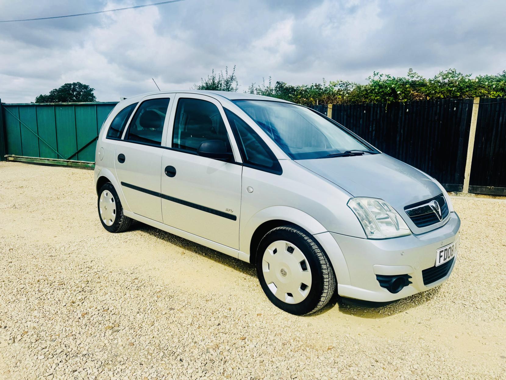 Vauxhall Meriva 1.6i 16v Life MPV 5dr Petrol Easytronic (159 g/km, 104 bhp)