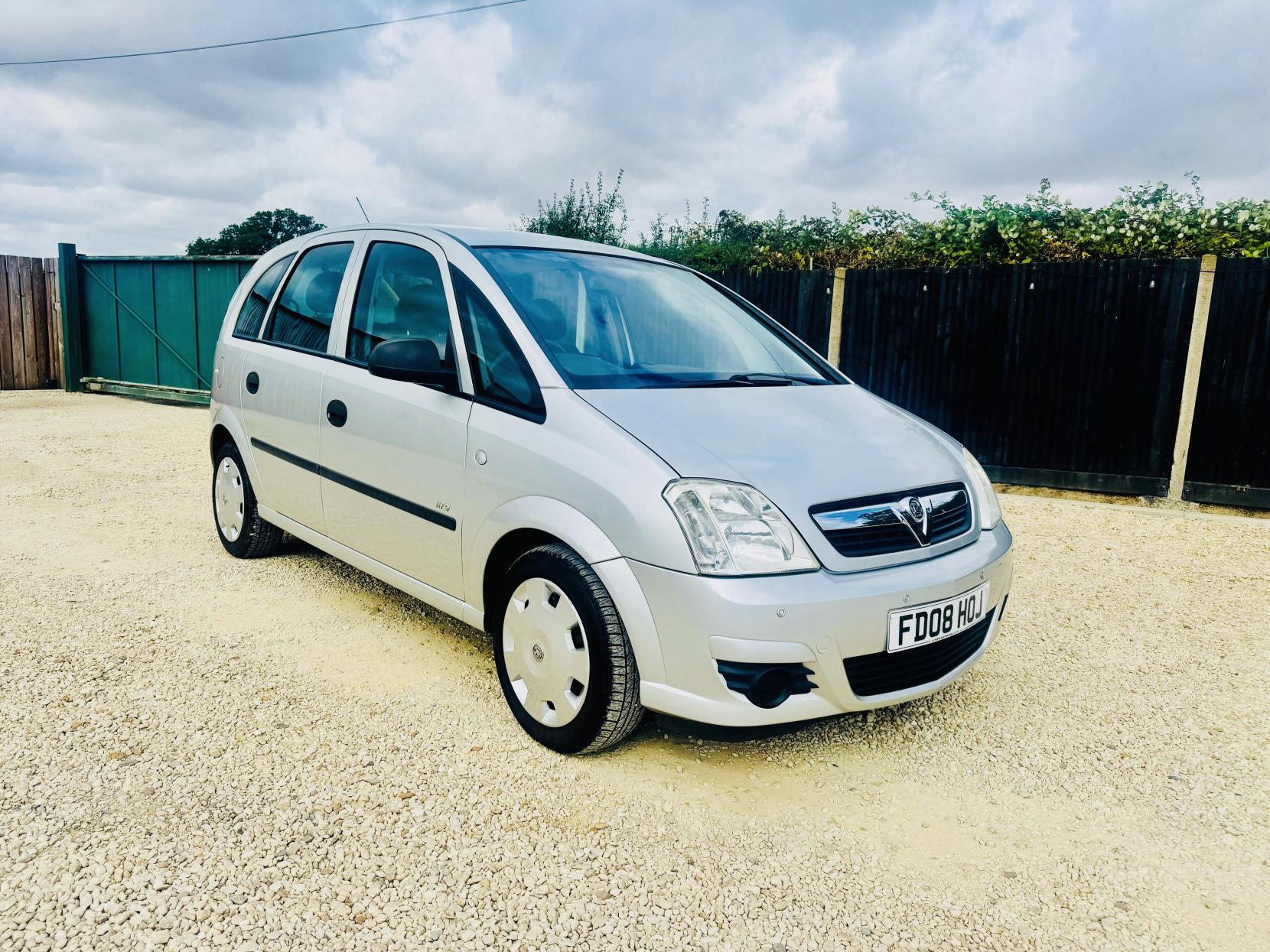 Vauxhall Meriva 1.6i 16v Life MPV 5dr Petrol Easytronic (159 g/km, 104 bhp)