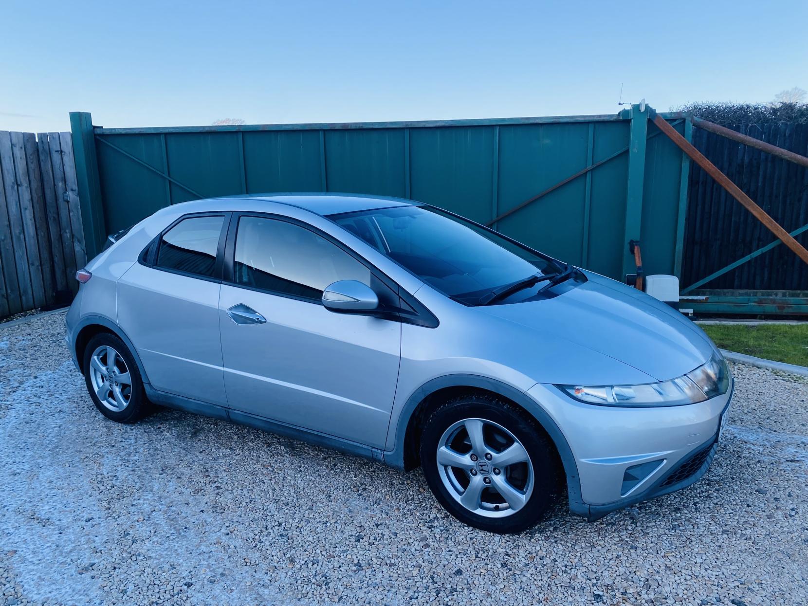 Honda Civic 1.8 i-VTEC SE Hatchback 5dr Petrol Manual (152 g/km, 138 bhp)
