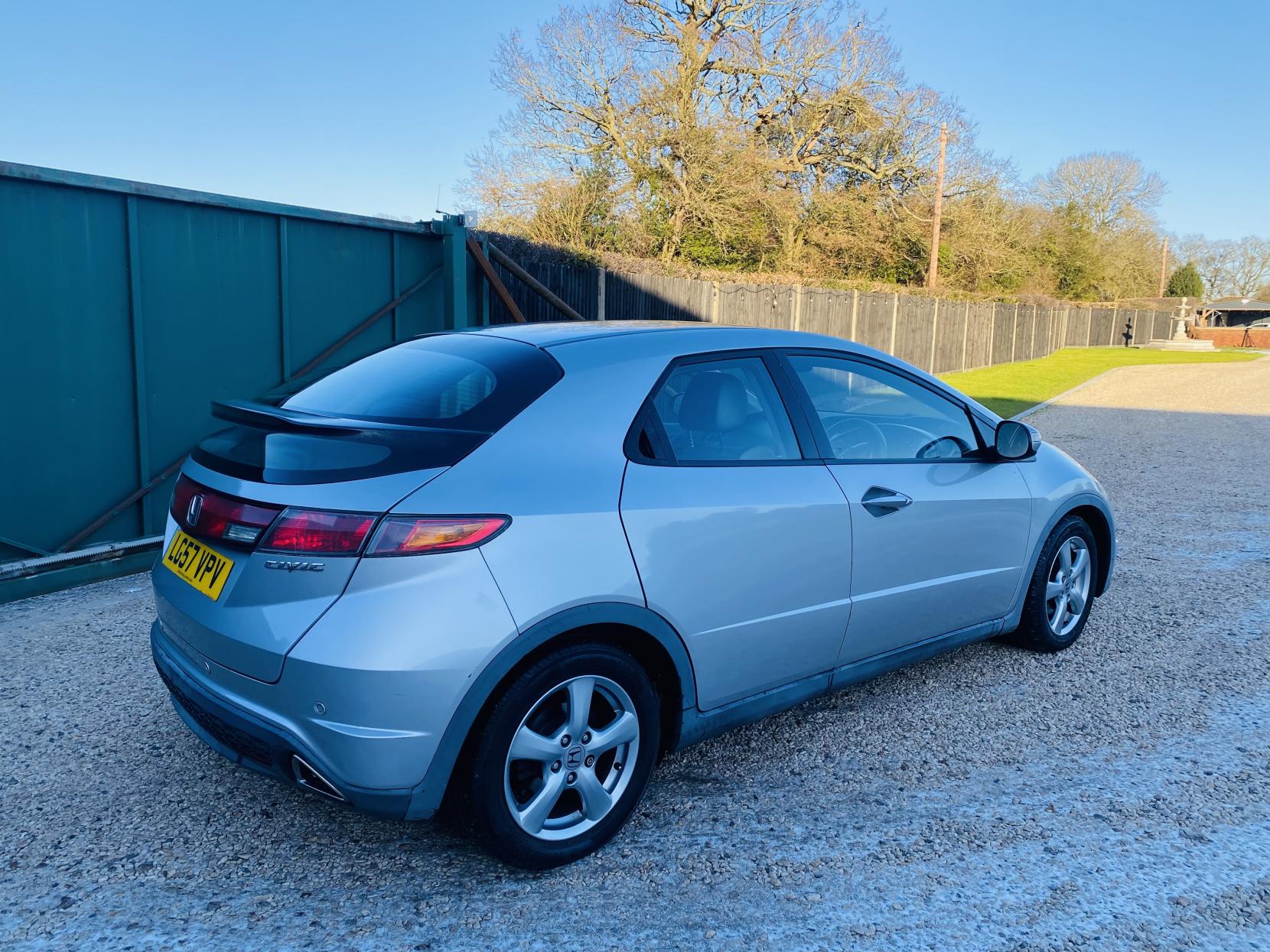 Honda Civic 1.8 i-VTEC SE Hatchback 5dr Petrol Manual (152 g/km, 138 bhp)